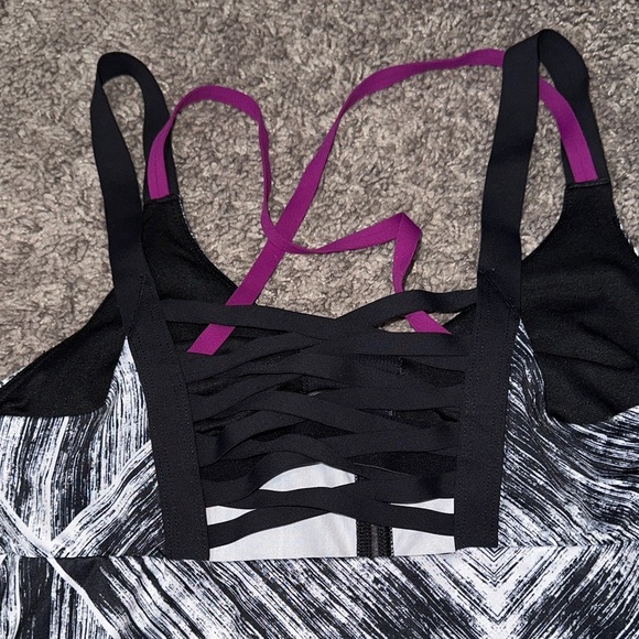 lululemon athletica Geometric Black and White Tank Top - Picture 3 of 5